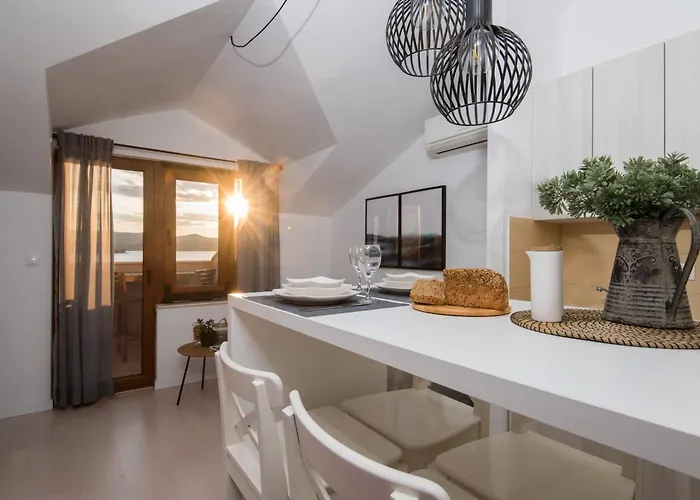 Bonamare Ii * Turanj